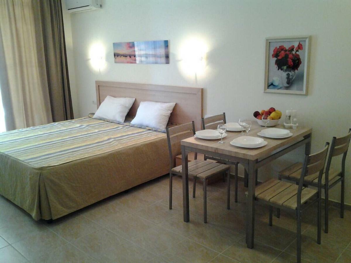 Andalusia Apartments เอเลนีเต ภายนอก รูปภาพ